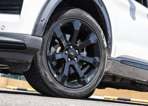 加92号油的 实力派 ,6 7座布局,后驱 276马力,车宽2004mm