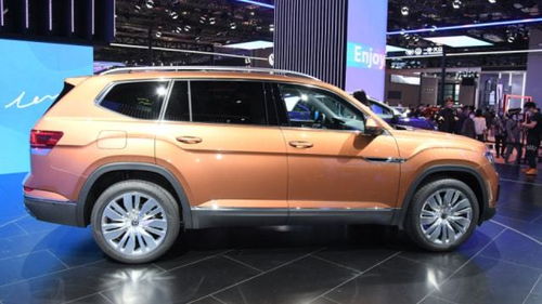 1米7挤进第三排略小,想买领克09,真会被空间劝退