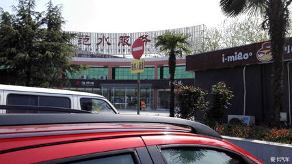 车轻载重途冀鲁，狮丰湖瘦梦扬州